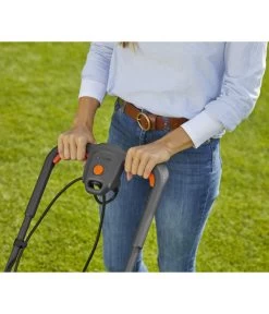 GARDENA Elektro-Rasenmäher PowerMax 32/1200 G2 11 GARDENA Elektro-Rasenmäher PowerMax 32/1200 G2 -Outdoor Living Verkauf 6677884 WE DE 002 GardenaPowermax