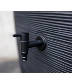 Capi Europe Kunststoff-Regentonne Rib, 130 L -Outdoor Living Verkauf 6695100 PR DE 001 RegentonneRibSchwarz130