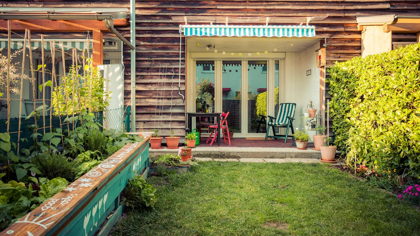 Outdoor Living Verkauf -Outdoor Living Verkauf 1741842032351kleiner garten rasen terrasse 100 v 16x9@2dL 6c42aff4e68b43c7868c3240d3ebfa29867457da